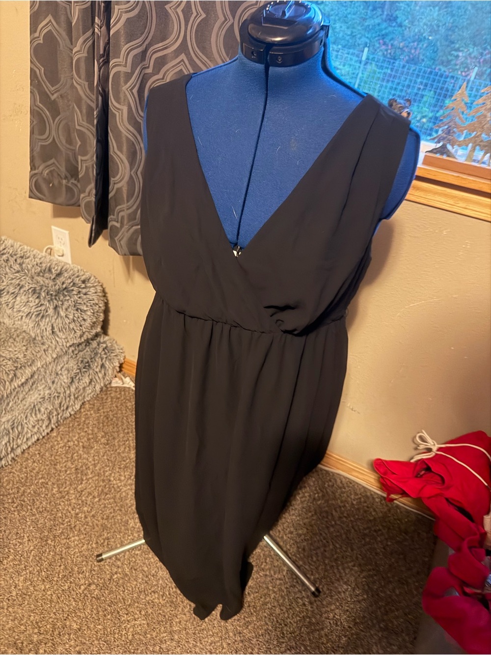 Torrid size 1 Classic Black V-Neck Sleeveless Women’s Dress